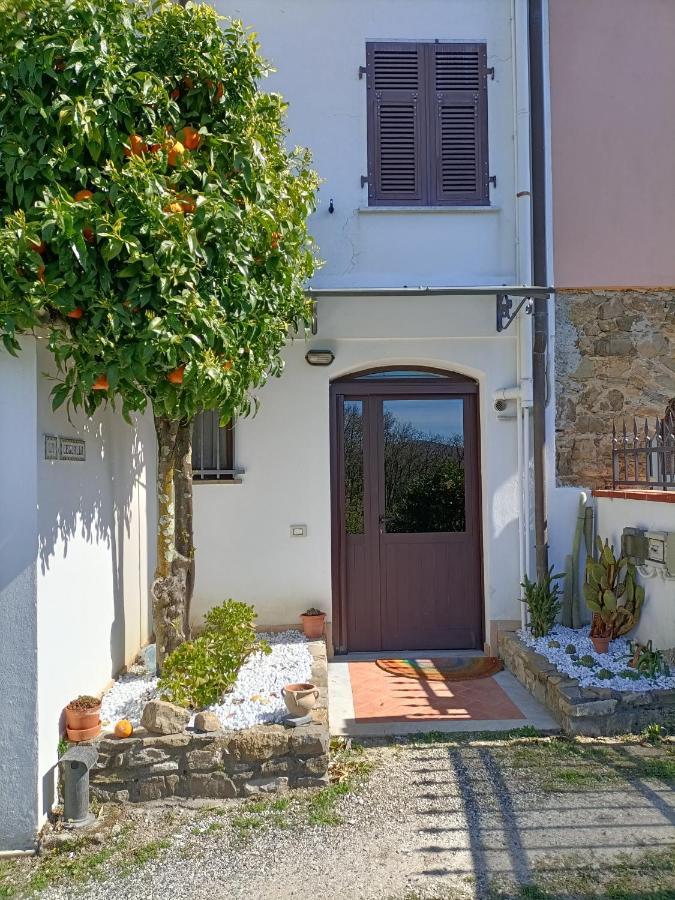 Appartement Locazione Turistica La Gesualda à Castelnuovo Magra Extérieur photo